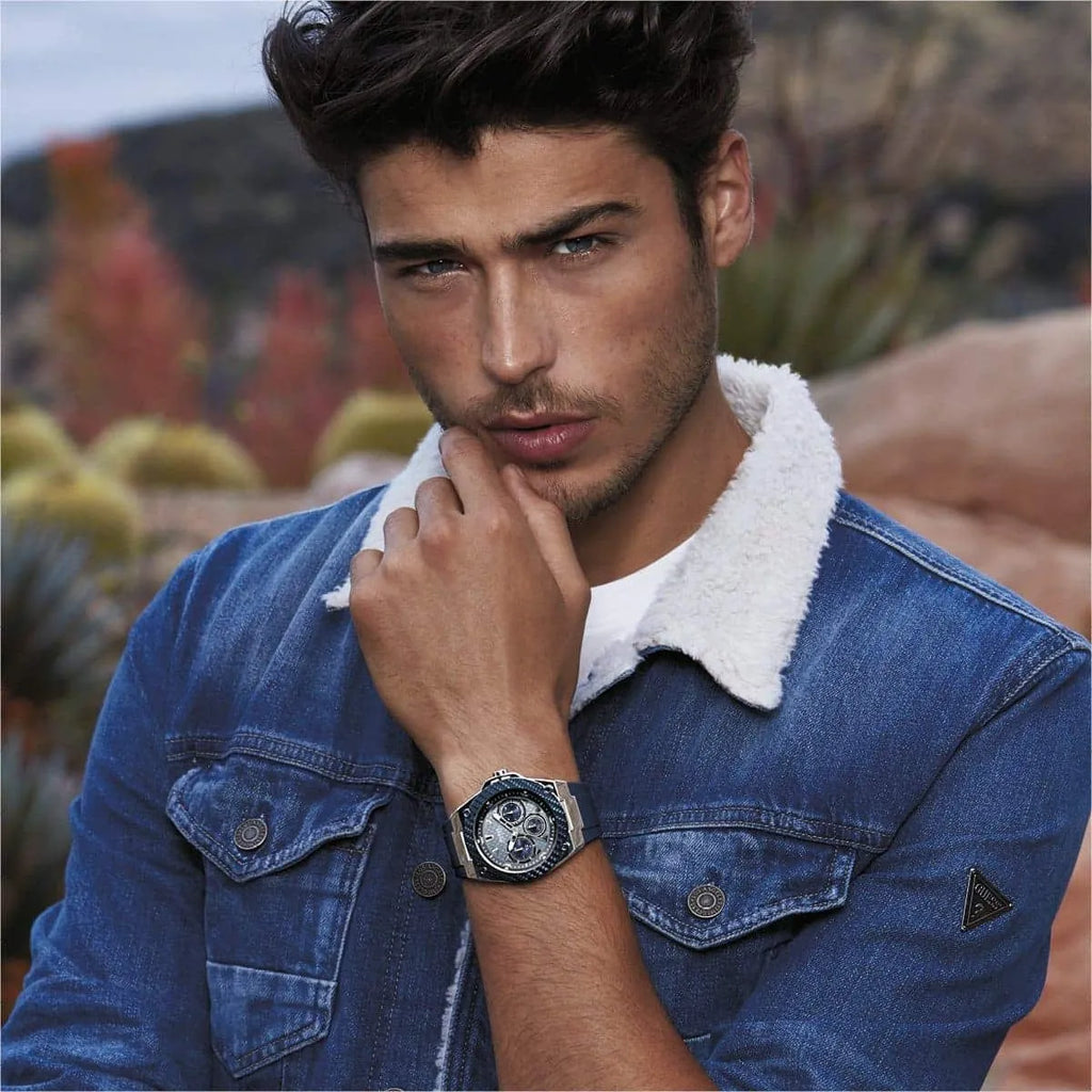 ساعات GUESS Legacy Analog Grey Dial ساعة رجالية - W1049G1