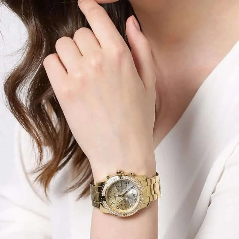 ساعات غيس نسائية بسوار ستانلس ستيل ومينا ذهبي - W0774L5