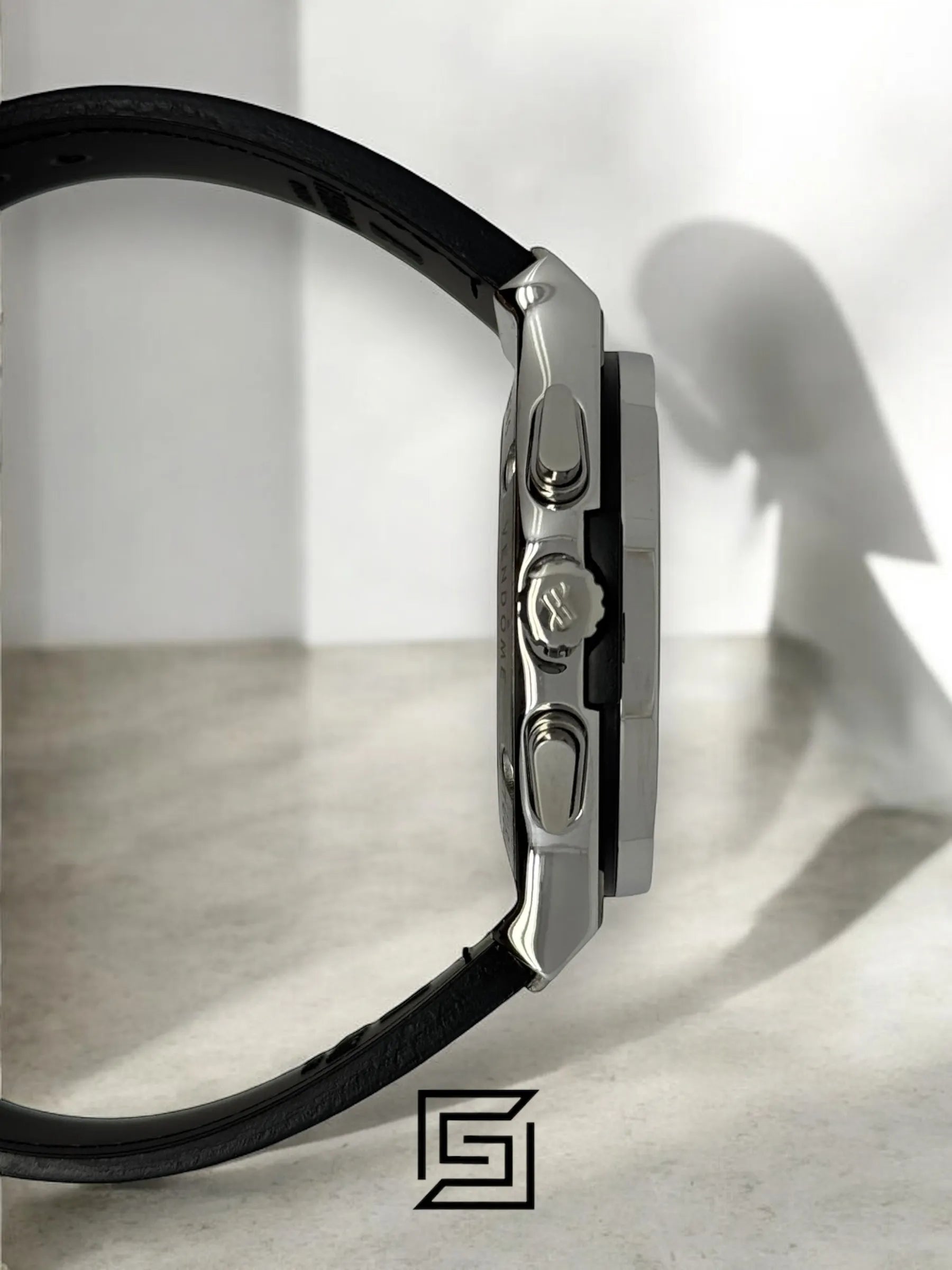 Hublot Classic Fusion White – Silver Case – Japanese Quartz Movement – Rubber Strap