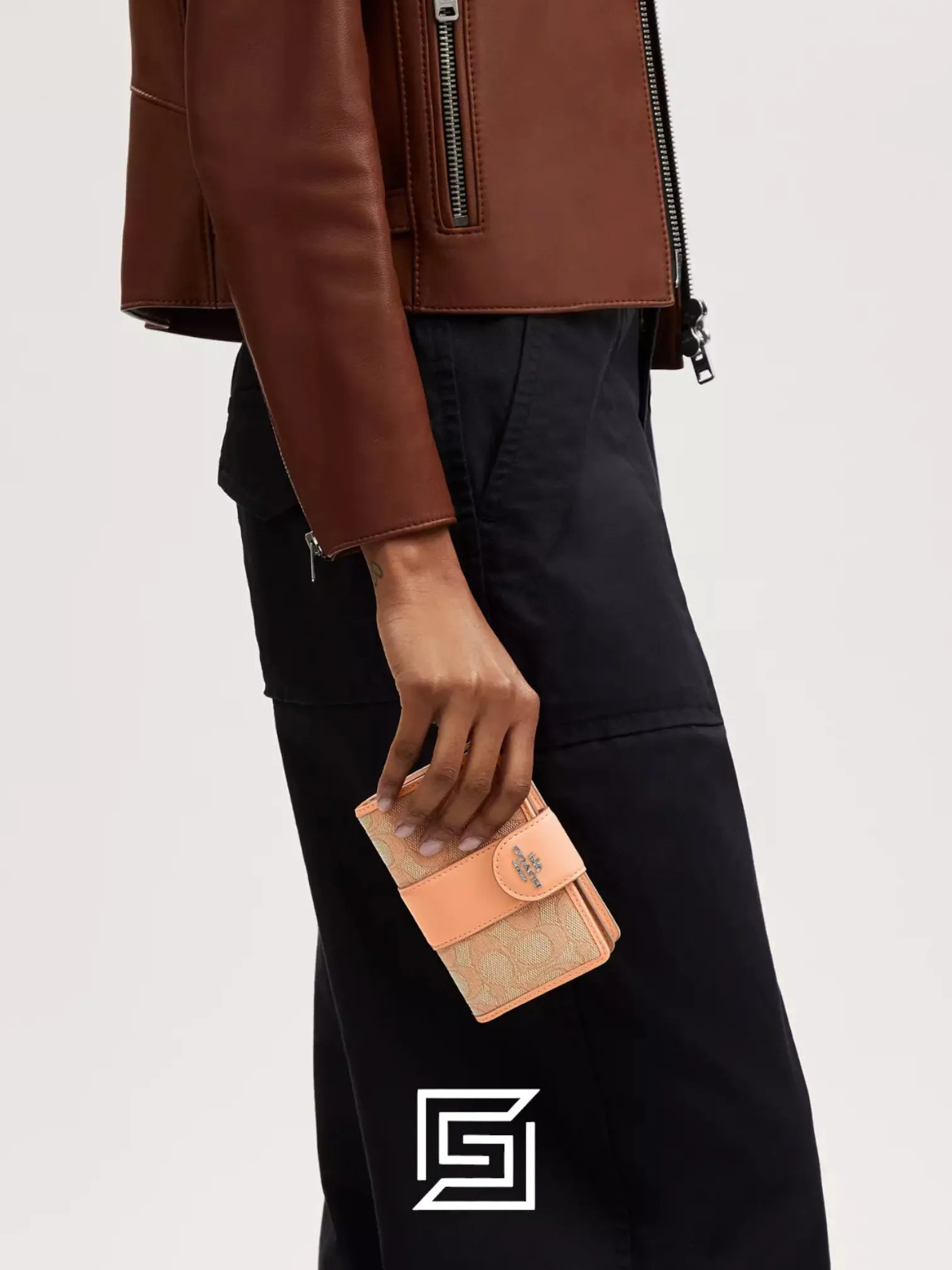 Medium Corner Zip Wallet In Signature Jacquard Style Number CT922 Orange