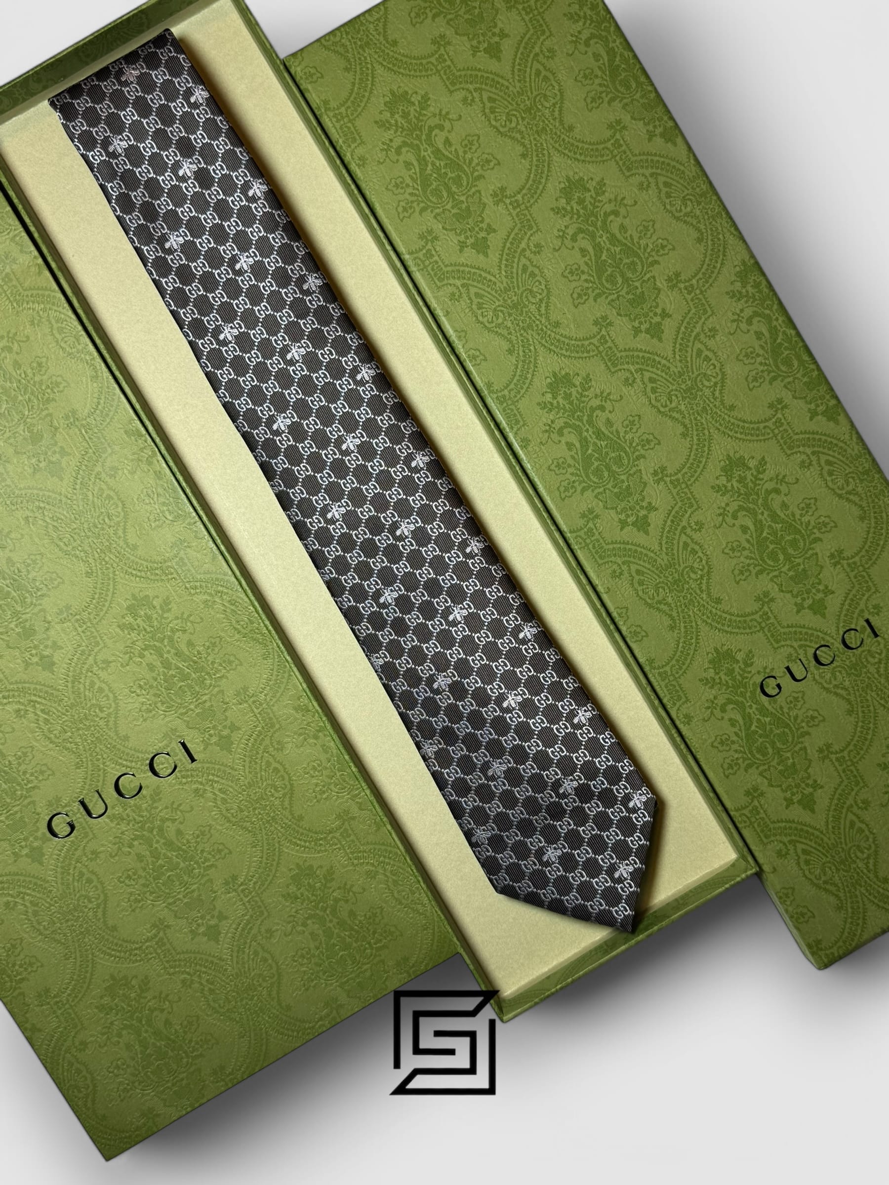 Gucci - Brown Color Small G Pattern With Bee Pattern