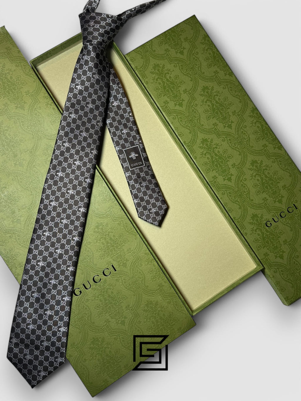 Gucci - Brown Color Small G Pattern With Bee Pattern