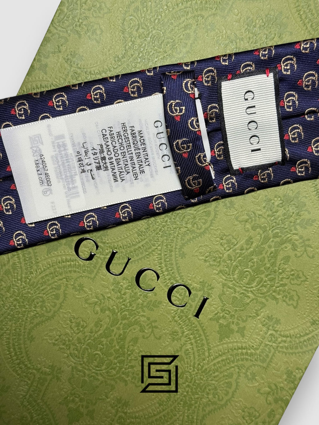 Gucci - Navy Blue Small Silver GG Heart Gold Pattern