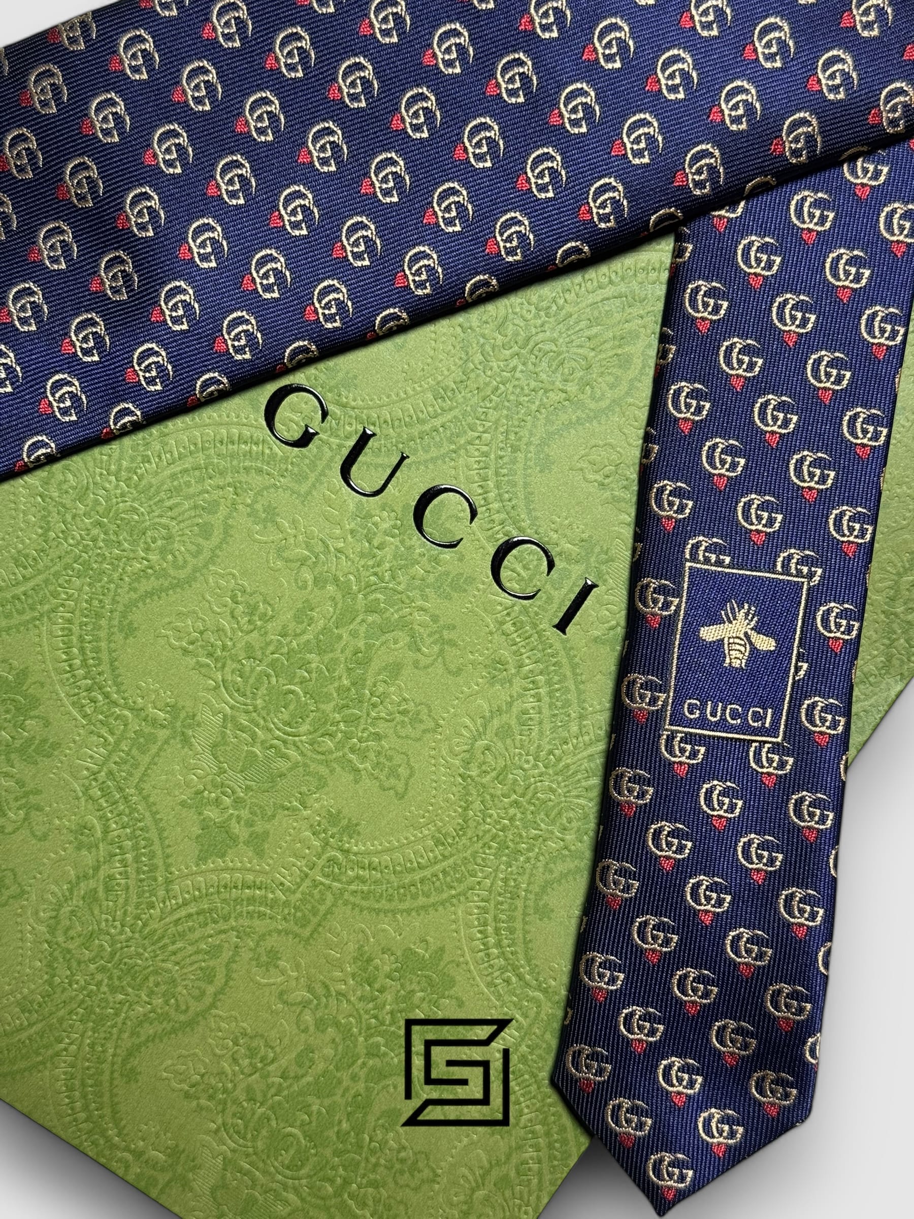 Gucci - Navy Blue Small Silver GG Heart Gold Pattern
