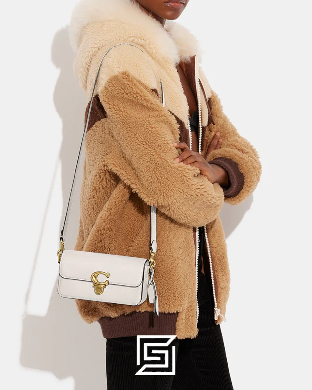 Studio Shoulder Bag 19 Style Number: C7936 White