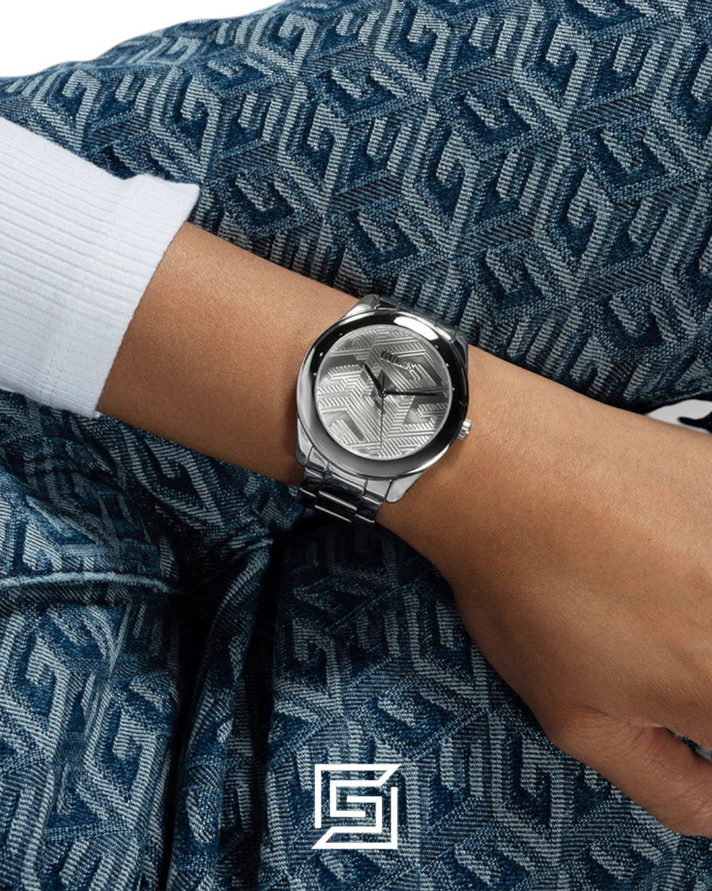 ساعة أنالوج فضية اللون GW0606L1 نسائية من GUESS