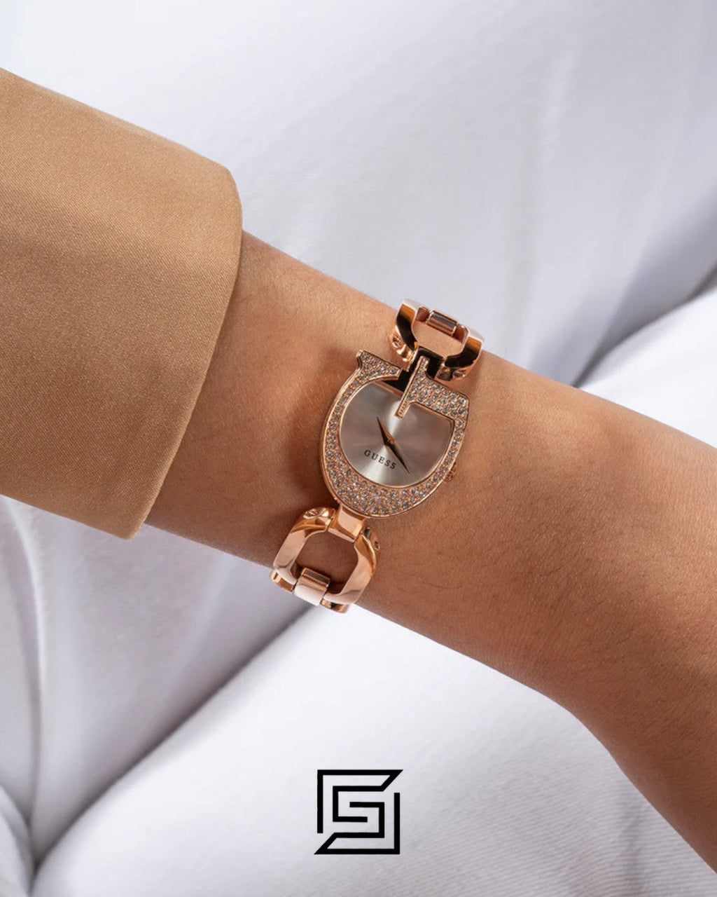ساعة يد Guess حريمي لون ذهبي وردي أنالوج GW0683L3