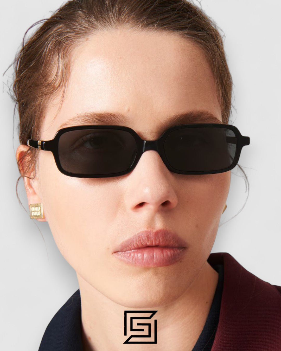 Miu Miu SMU11Z عدسات سوداء وإطار أسود