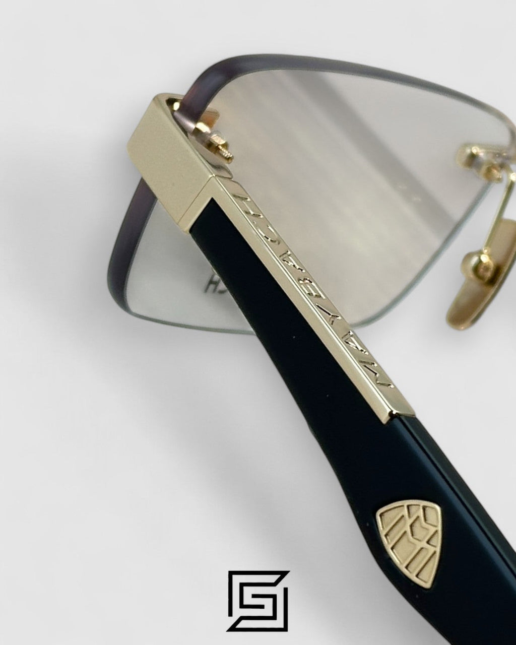 THE ARTIST 3 Gold Framless Black Arm