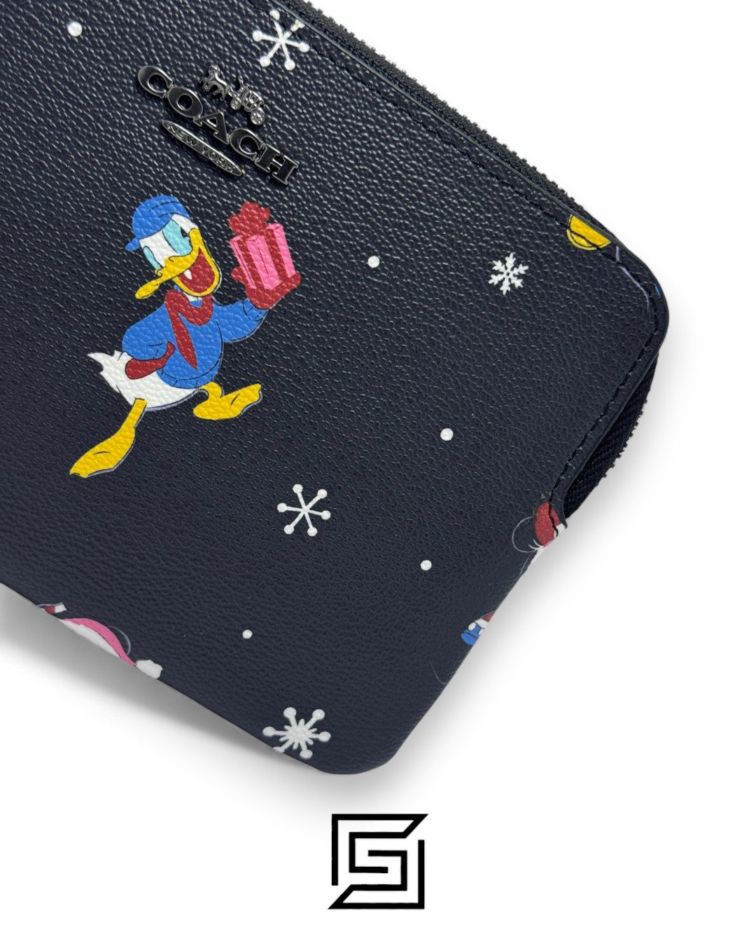 Coach Corner Zip Wristlet In Leather With Disney Holiday Print Black Style No. CN031
