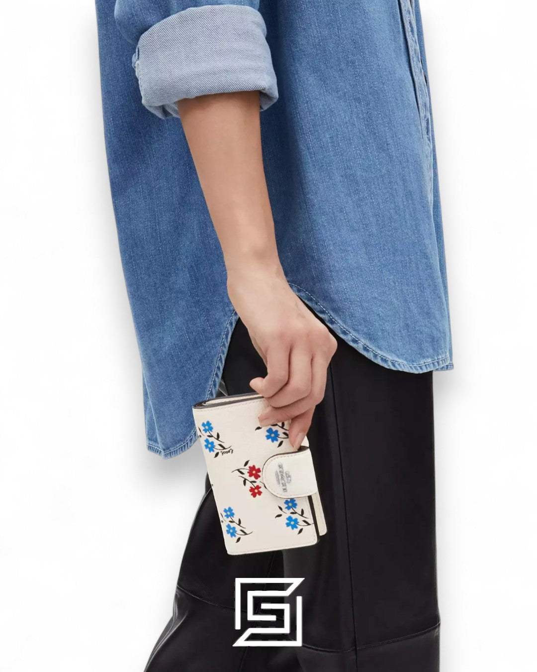 Coach Medium Corner Zip Wallet in Floral Print – Style No. CT978