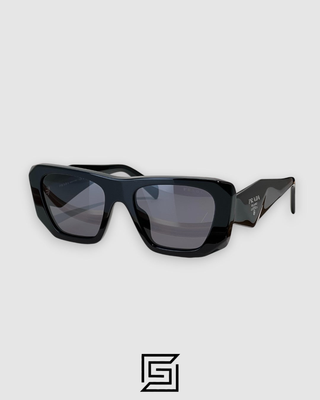 Prada SPR B18 عدسات سوداء إطار أسود