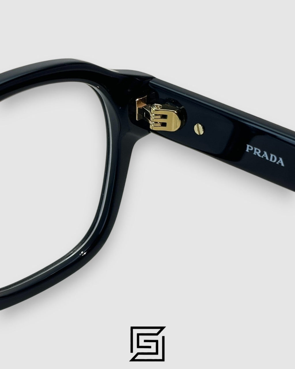 Prada SPR A16 إطار أسود معدن ذهبي عدسات سوداء