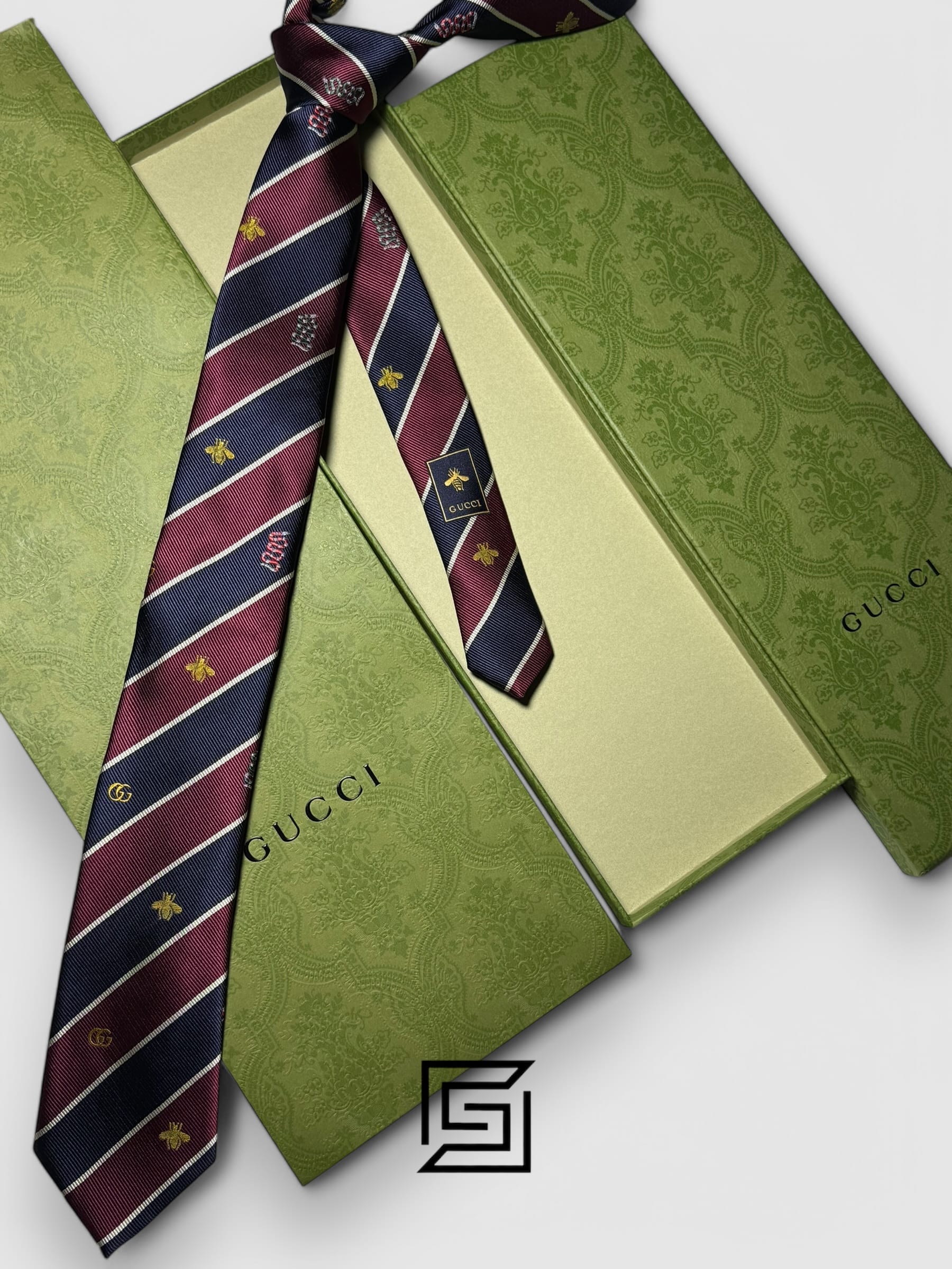 Gucci - Striped Dark Red and Navy Blue With Multi Signatures