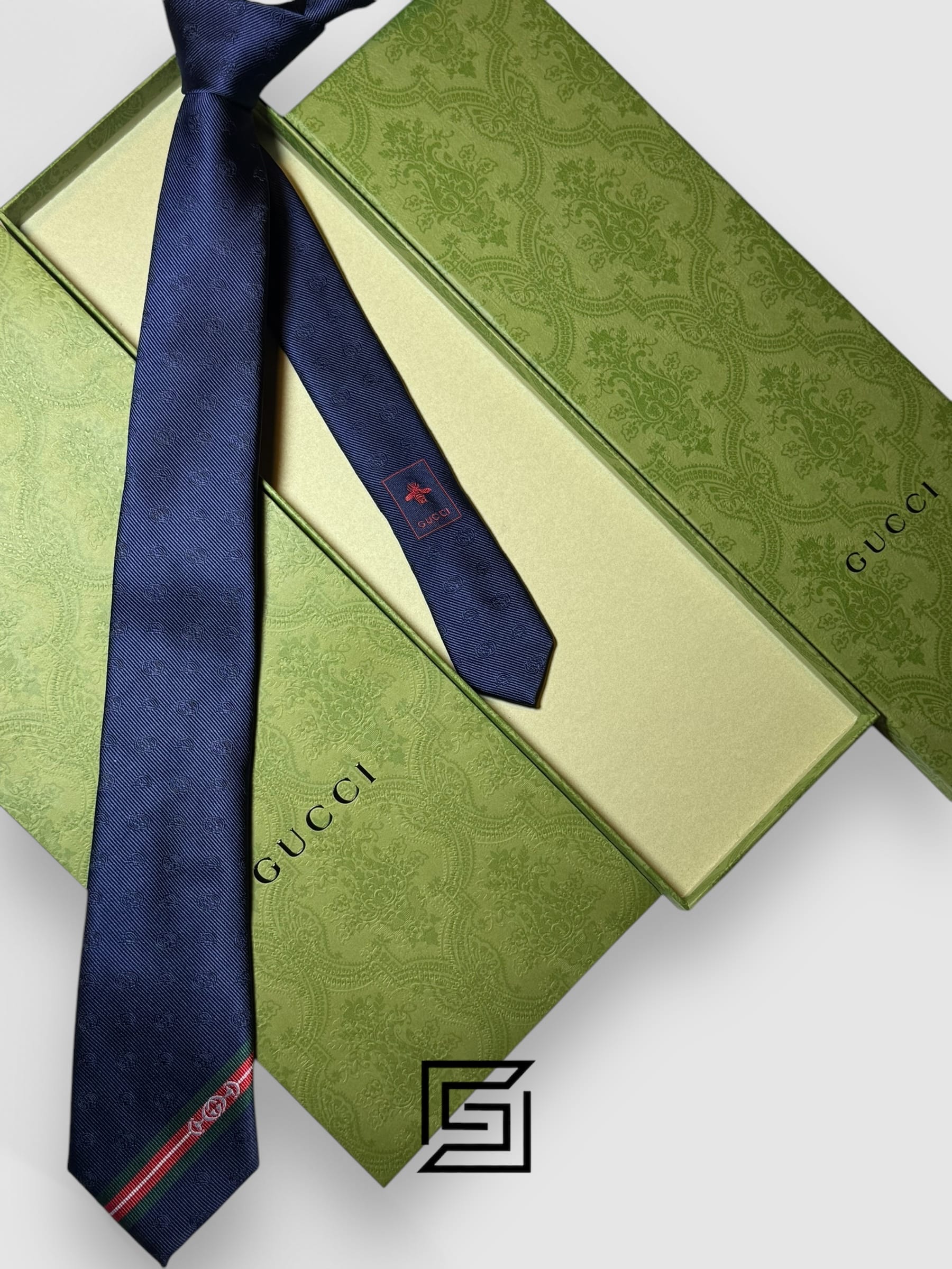 Gucci - Navy Blue Color Engraved G Pattern With Gucci Signature Line