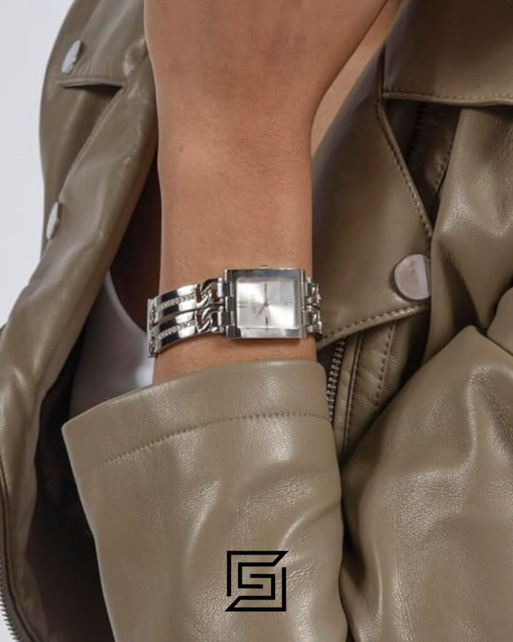 GUESS Ladies SILVER Tone Analog Watch GW0668L1