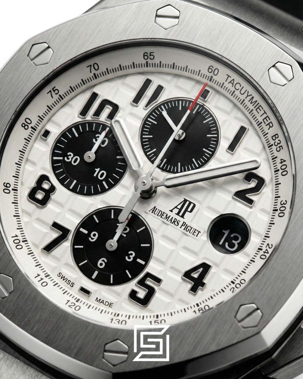 أوديمار بيغيه رويال أوك أوفشور كرونوغراف "باندا" مينا أبيض أوتوماتيكية - 42 مم