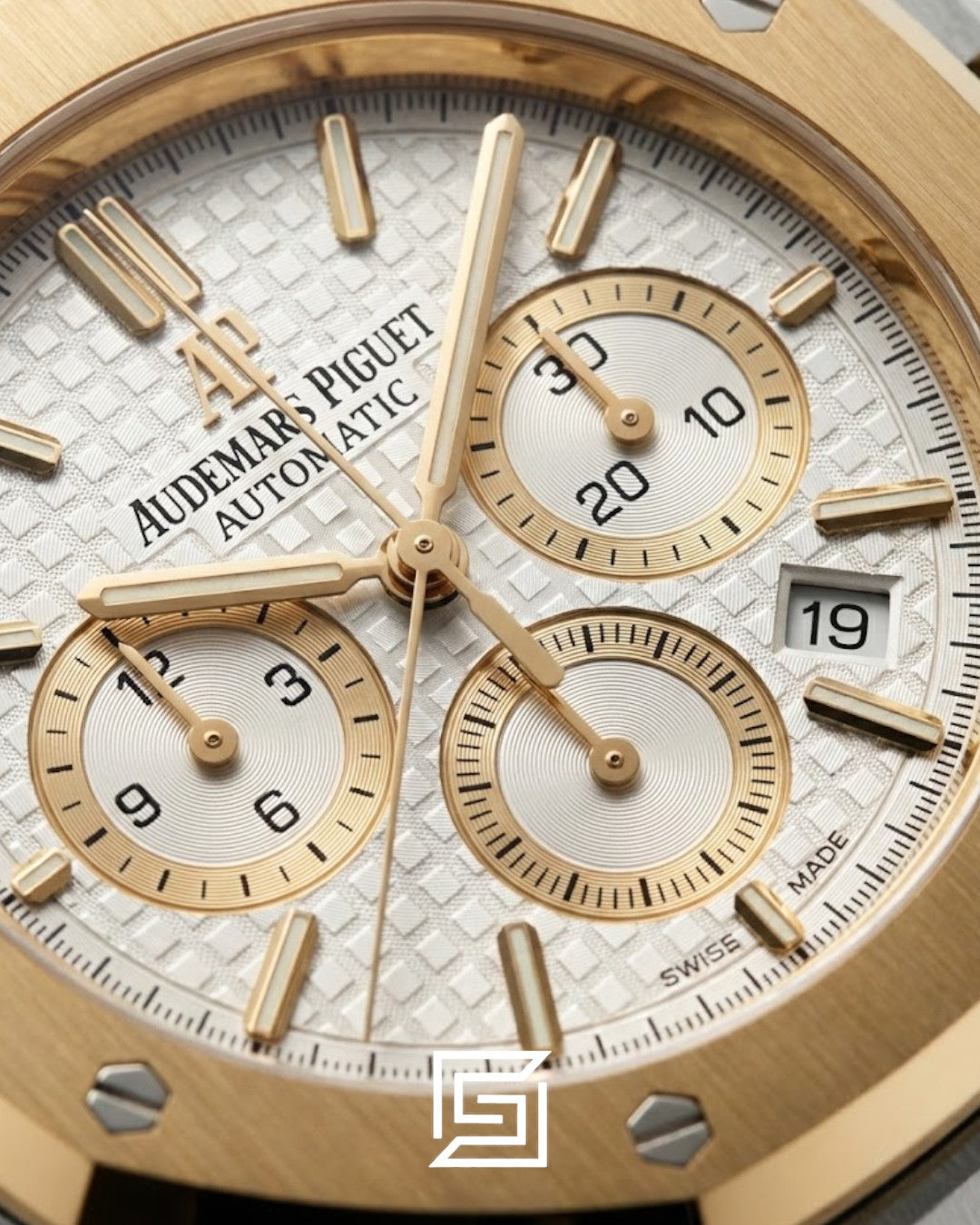 AP Royal Oak Chronograph WF0851 Half Gold White Dial - 41mm