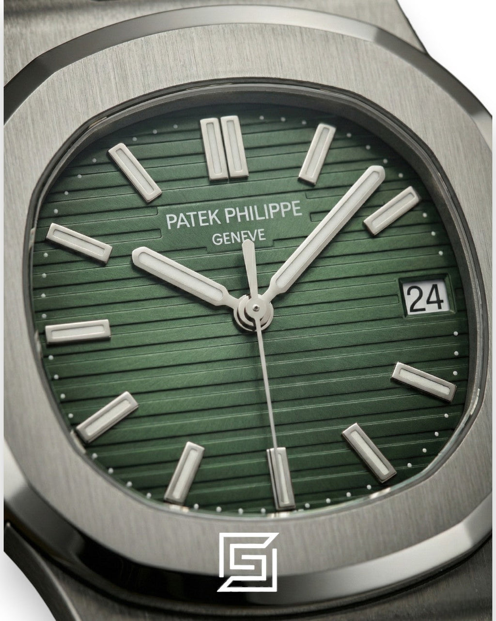 Patek Philippe Nautilus – Green Dial – Black Rubber Strap – Japanese Automatic